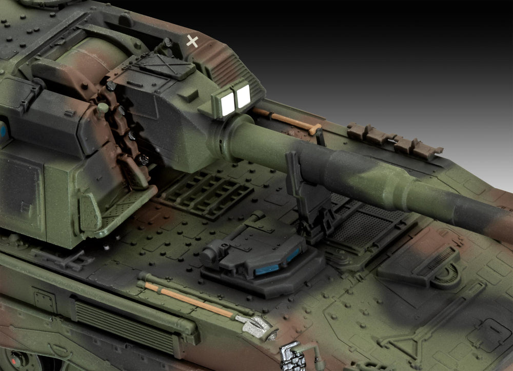 Revell 3347 Panzerhaubitze 2000 1:72 Model Kit