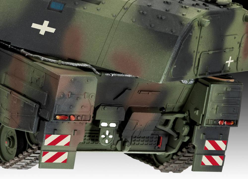 Revell 3347 Panzerhaubitze 2000 1:72 Model Kit
