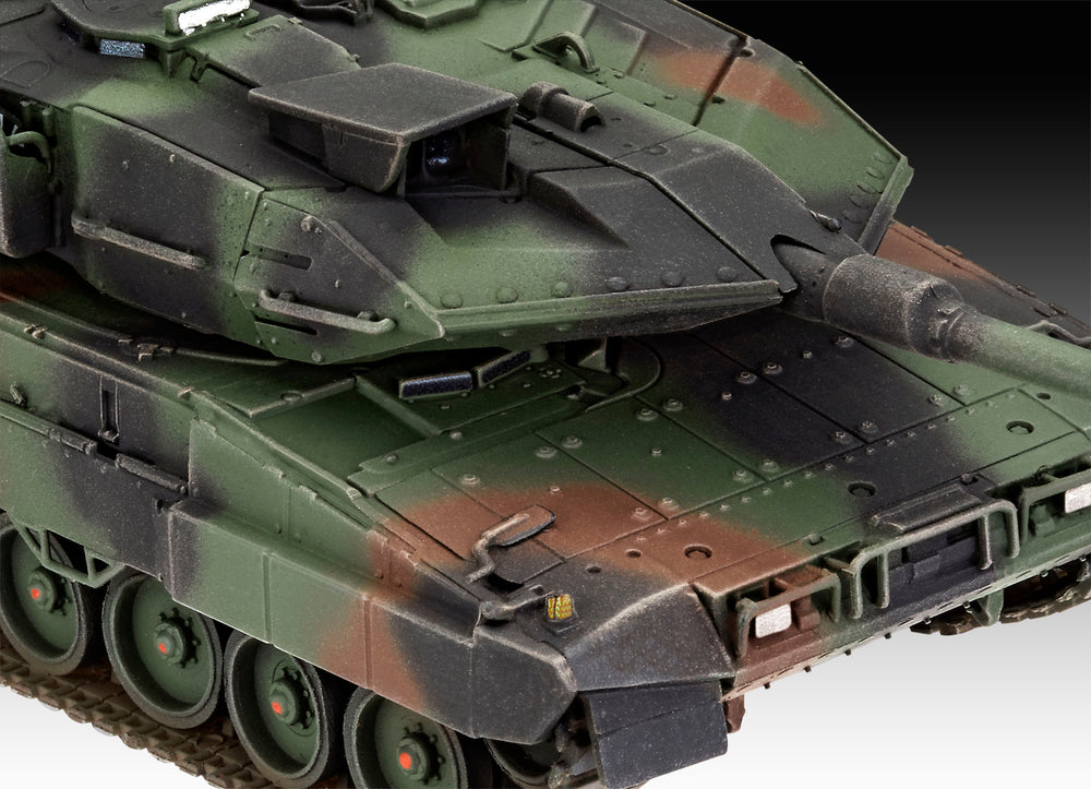 Revell 3355 Leopard 2A7V 1:72 Model Kit