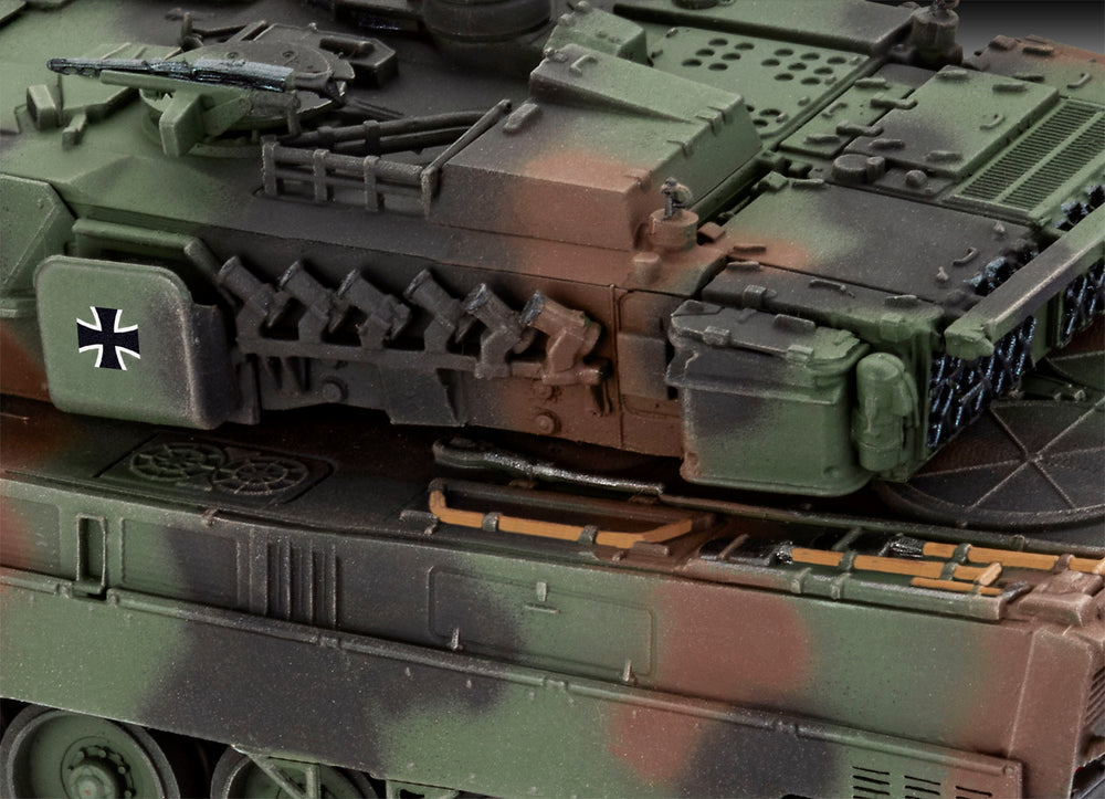 Revell 3355 Leopard 2A7V 1:72 Model Kit