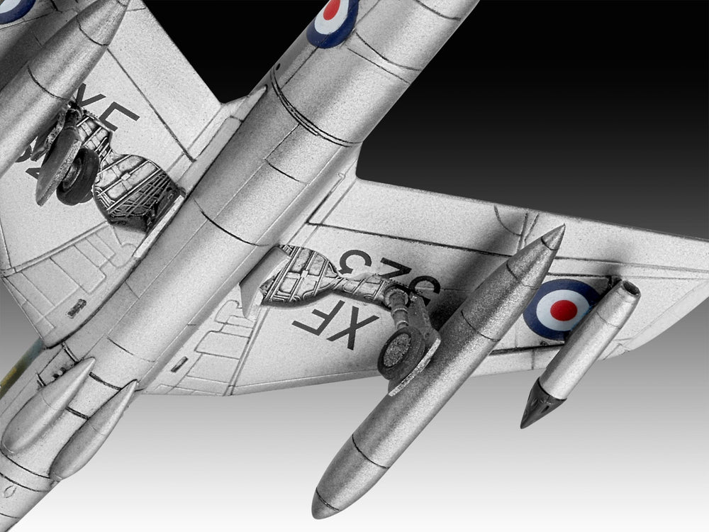 Revell 3833 Hawker Hunter FGA.9 1:144 Model Kit