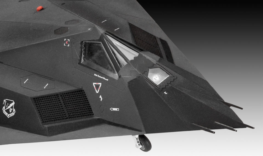 Revell 3899 Lockheed F-117A Stealth Fighter 1:72 Model Kit