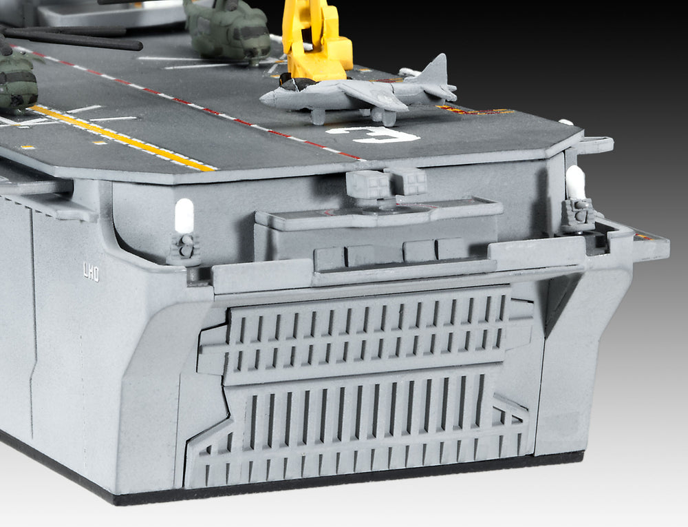 Revell 5178 USS Navy Wasp Class Assault Carrier 1:700 Model Kit