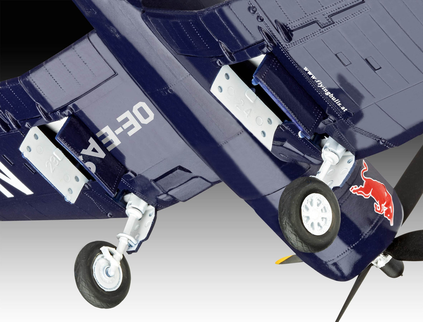 Revell 5641 Vought F4U-4 Corsair Flying Bulls Set 1:48 Model Kit