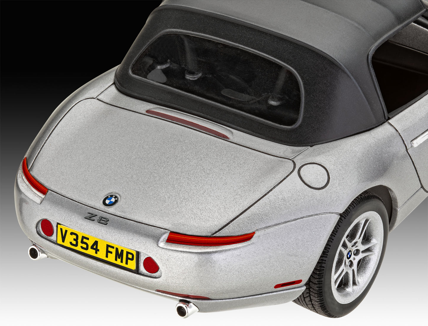 Revell 5662 James Bond "BMW Z8" Gift Set 1:24 Model Kit
