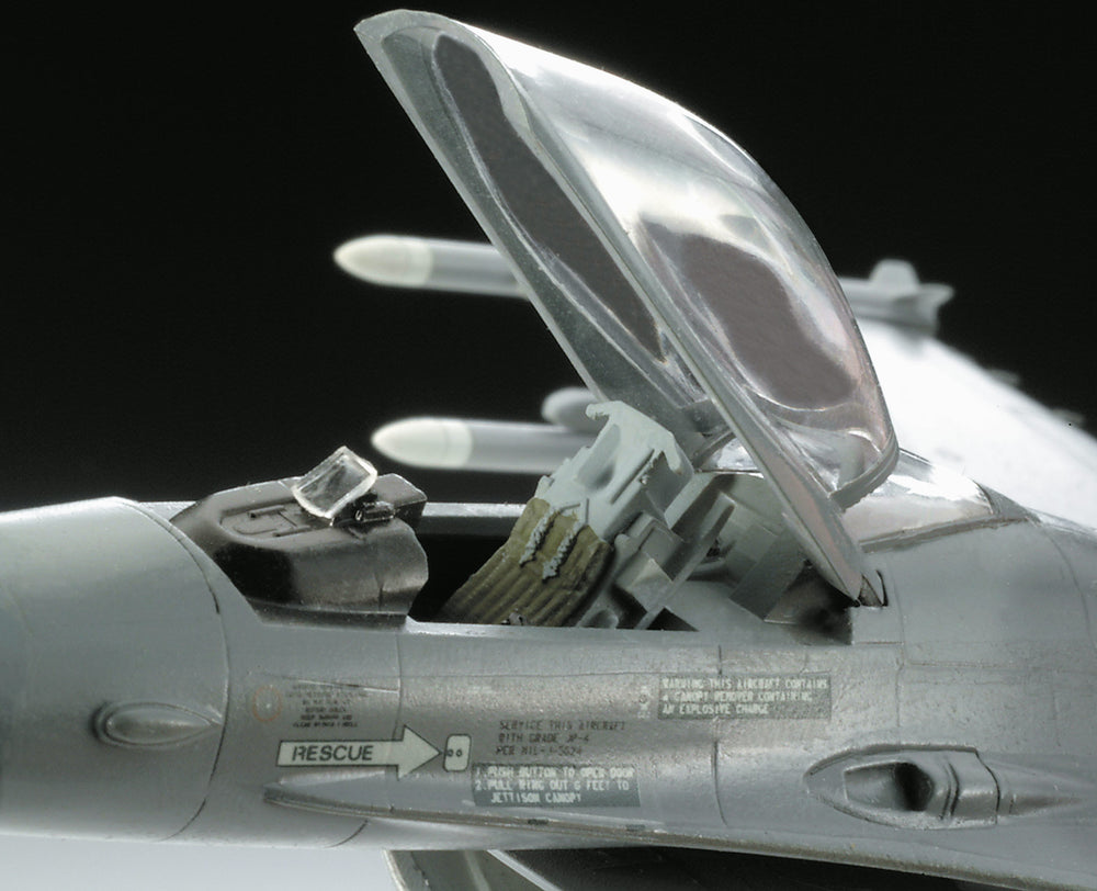 Revell 5670 USAF 75th Anniversary Gift Set F-89/F-16 1:72 Model Kit