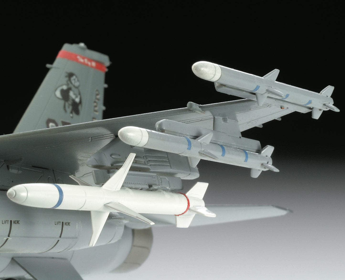 Revell 5670 USAF 75th Anniversary Gift Set F-89/F-16 1:72 Model Kit