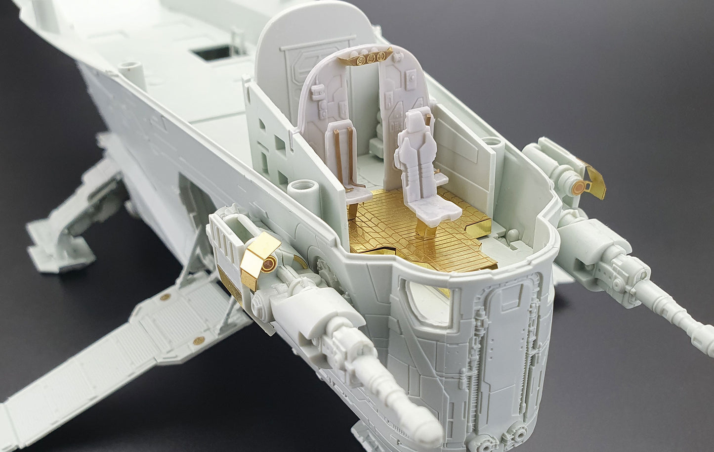 Revell 6788 Razor Crest...: The Mandalorian "Platinum Edition" 1:72 Model Kit