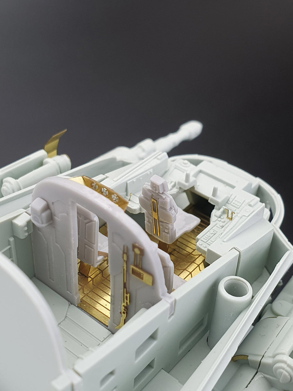 Revell 6788 Razor Crest...: The Mandalorian "Platinum Edition" 1:72 Model Kit
