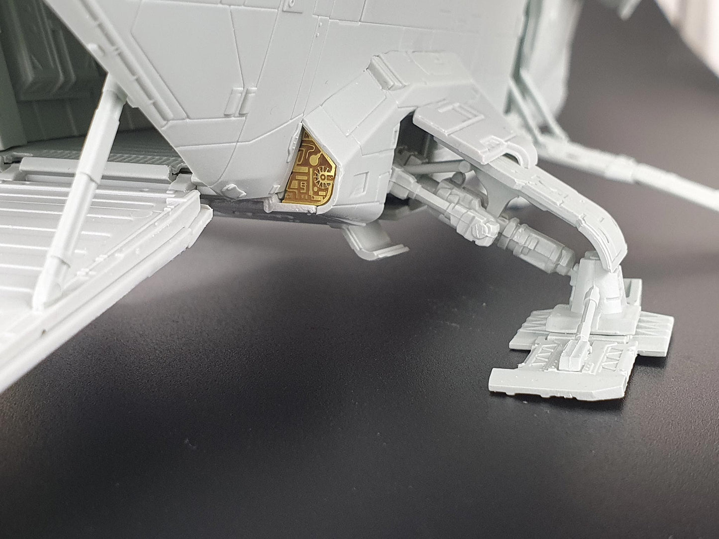 Revell 6788 Razor Crest...: The Mandalorian "Platinum Edition" 1:72 Model Kit