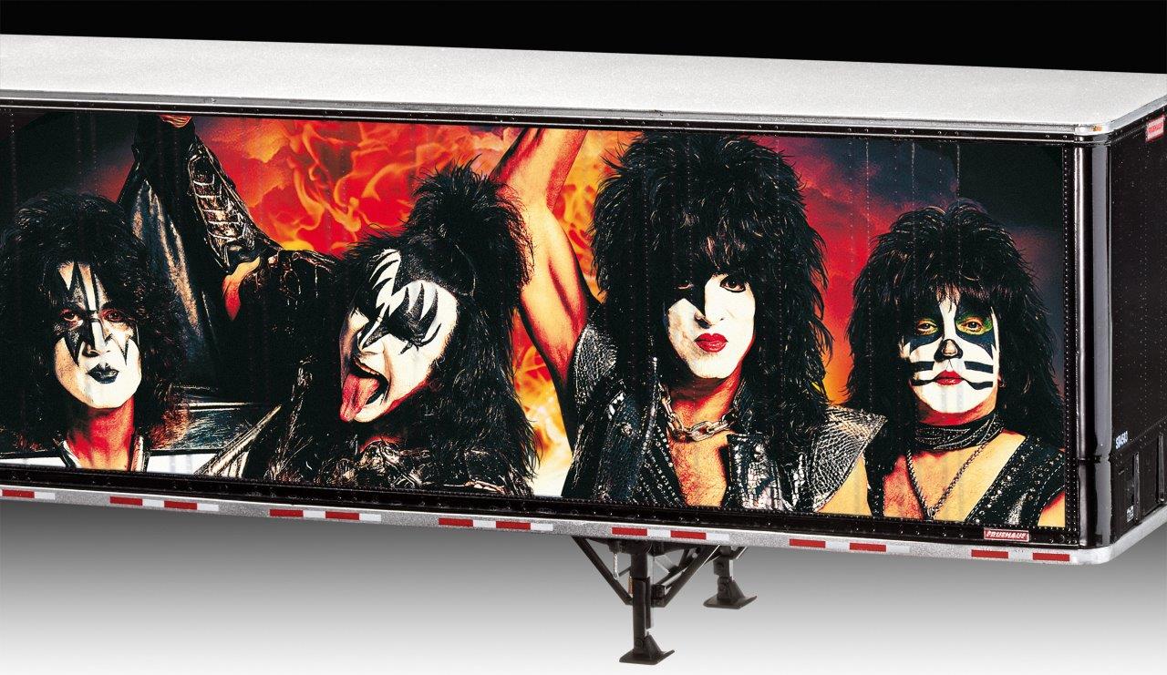 Revell 7644 KISS Tour Truck Gift Set 1:32 Model Kit