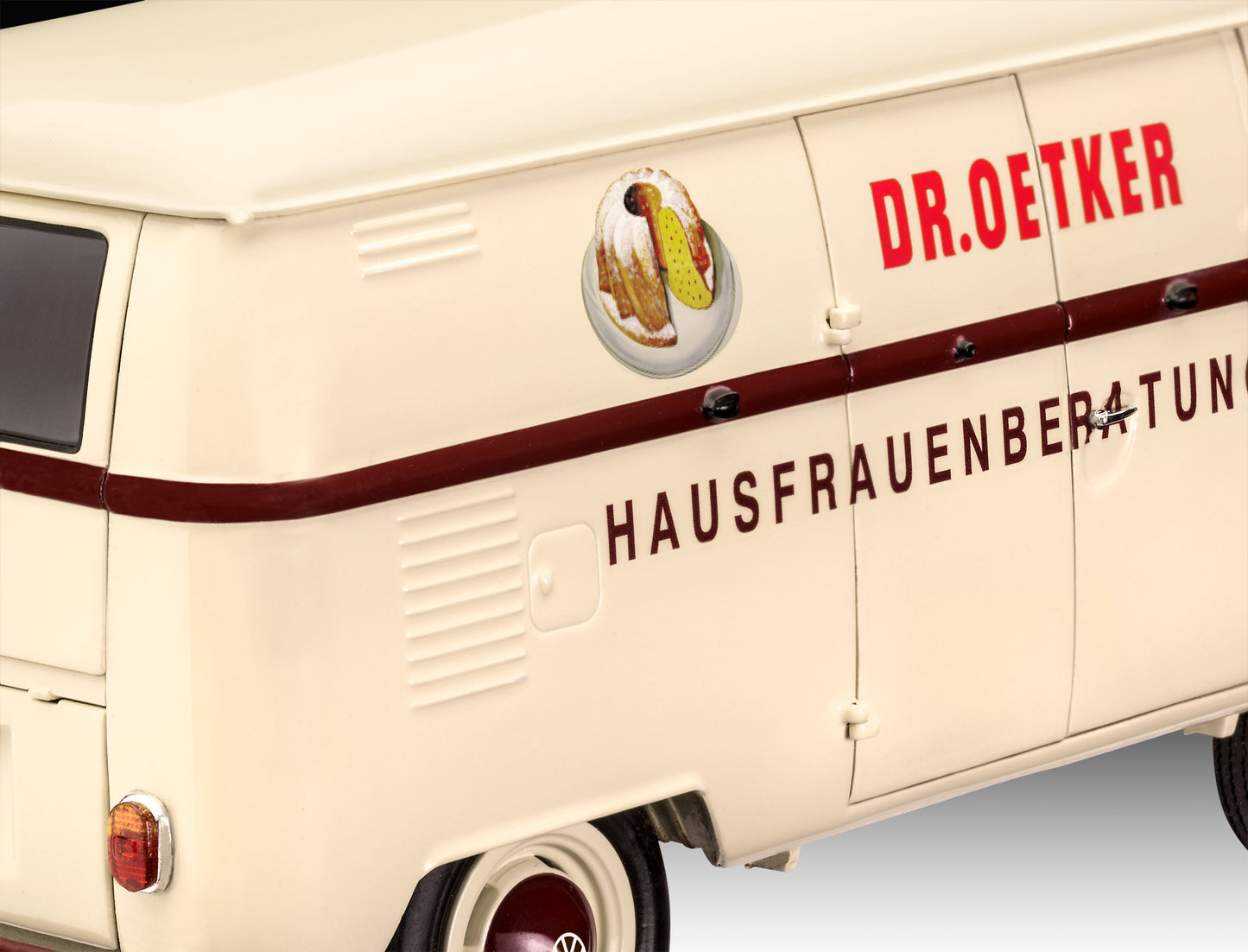 Revell 7677 VW/Volkswagen T1 'Dr. Oetker' 1:24 Model Kit