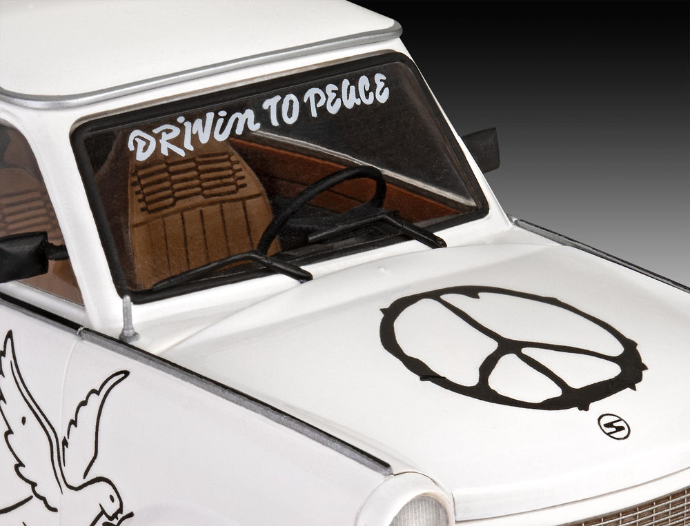 Revell 7713 Trabant 601S Builders Choice 1:24 Model Kit