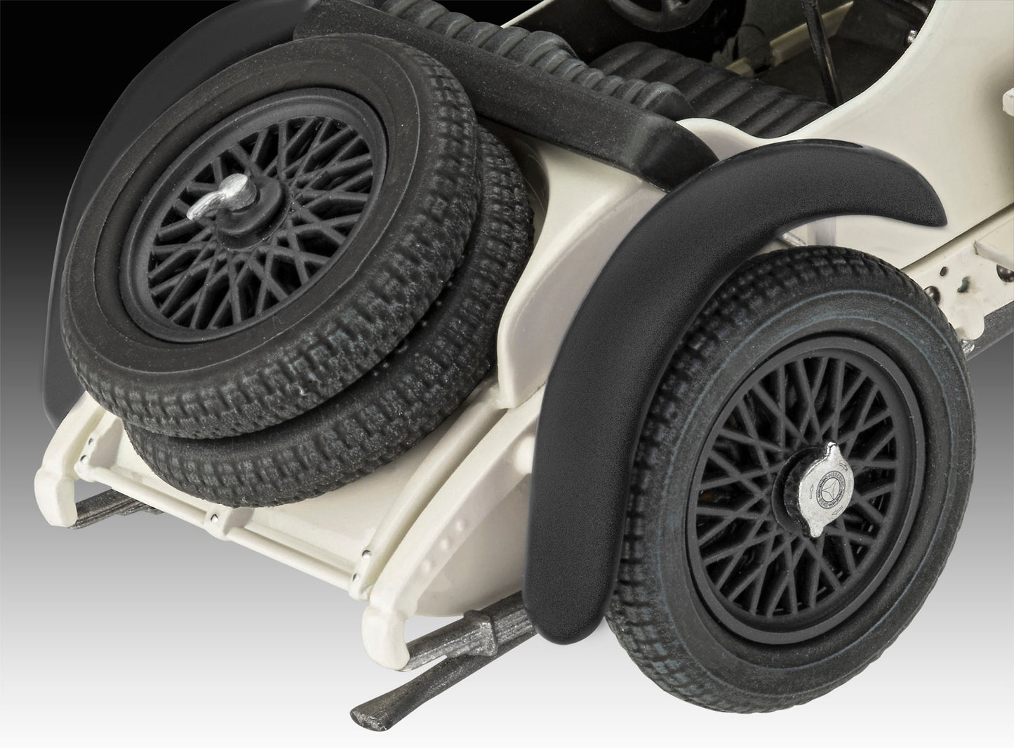 Revell 7737 Mercedes-Benz SSKL 1:32 Model Kit