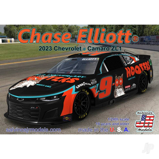 Salvinos JR Hendrick Motorsports Chase Elliott 2023 Camaro Hooters 1:24 Model Kit