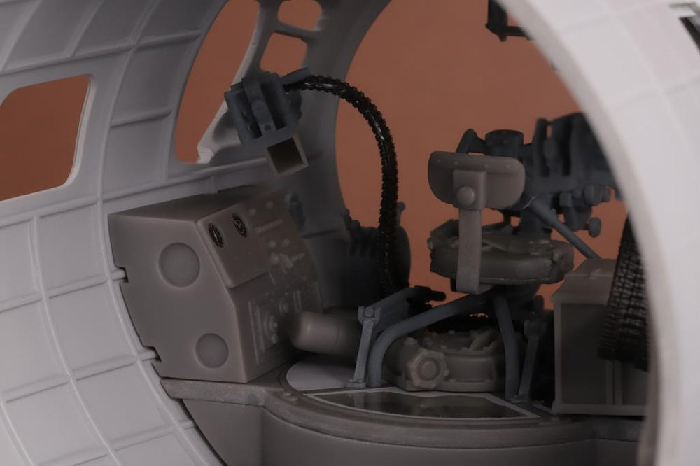 SBS Model SBS32003 1:32 B-17G Bombardier & Chin Turret Set
