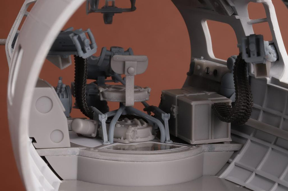 SBS Model SBS32003 1:32 B-17G Bombardier & Chin Turret Set