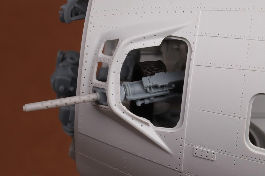 SBS Model SBS32003 1:32 B-17G Bombardier & Chin Turret Set