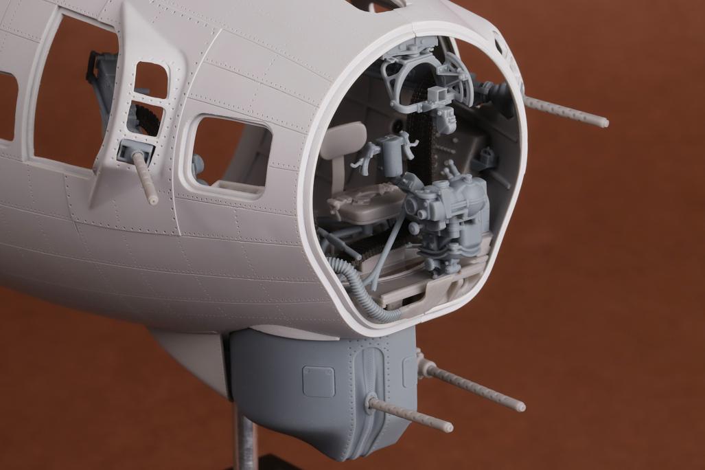 SBS Model SBS32003 1:32 B-17G Bombardier & Chin Turret Set