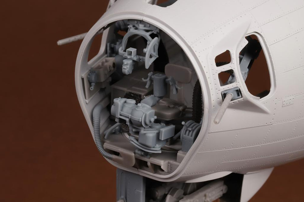 SBS Model SBS32003 1:32 B-17G Bombardier & Chin Turret Set