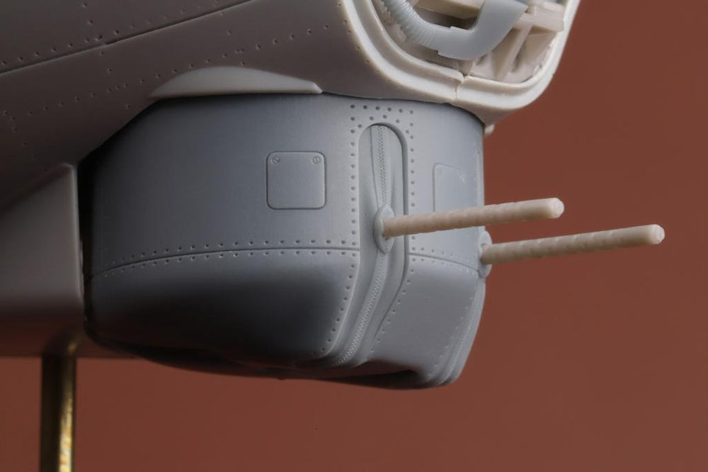 SBS Model SBS48097 1:48 Boeing B-17G Flying Fortress chin turret