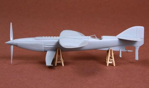 SBS Model SBS72058 1:72 Piaggio PC-7 wooden trestle