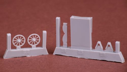 SBS Model SBS72067 1:72 Macchi M.33 beaching gear