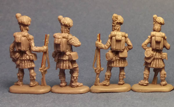 Strelets STR16372 1:72 Napoleonic Highlanders Standing at Ease