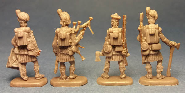 Strelets STR16372 1:72 Napoleonic Highlanders Standing at Ease