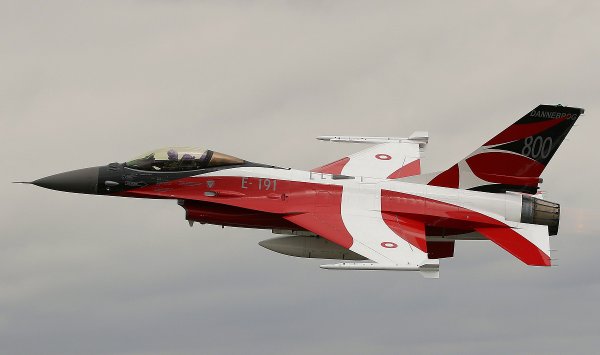 Syhart Decal SY48118 F-16AM Dannebrog 800 Years 1:48