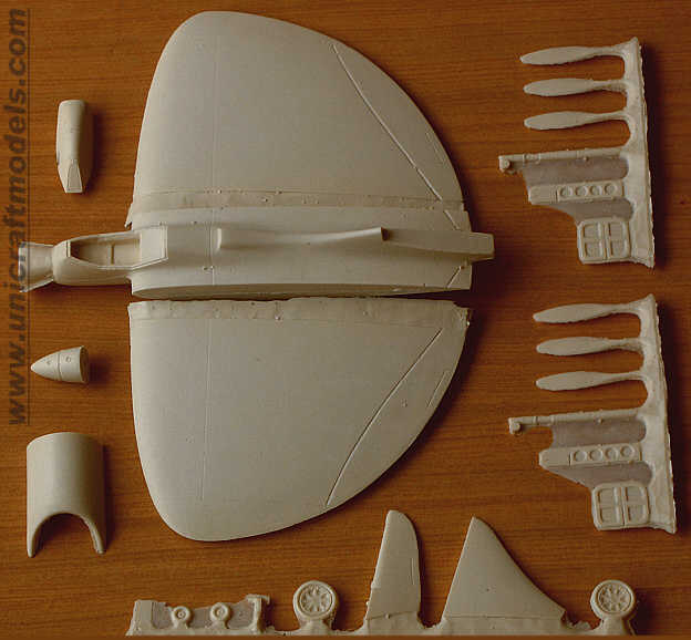 Unicraft UNI72135 1:72 Boeing 390 / F9B-2 U.S