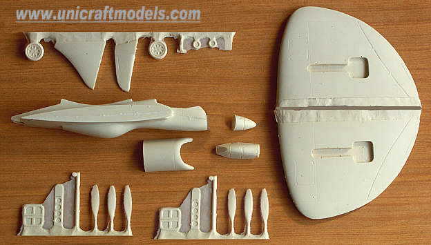 Unicraft UNI72135 1:72 Boeing 390 / F9B-2 U.S