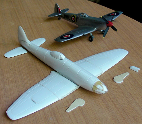 Unicraft UNI72154 1:72 Hawker P.1030 British 1944 Super Tempest fighter project,