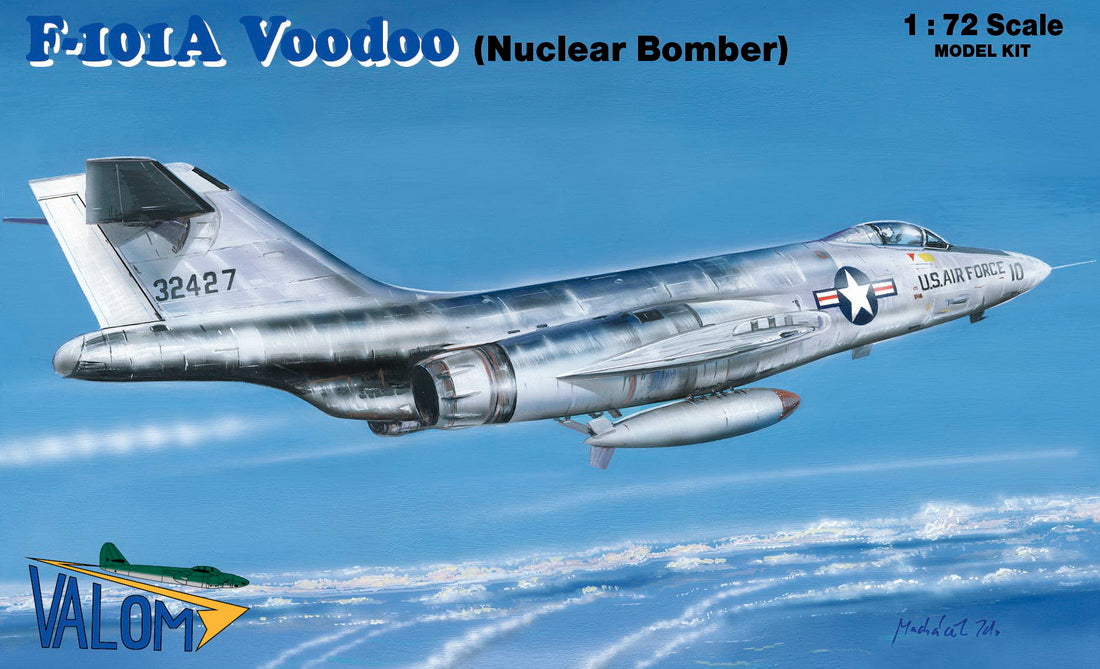 Valom VAL72124 McDonnell F-101A Voodoo w/ Nuclear Bomb 1:72