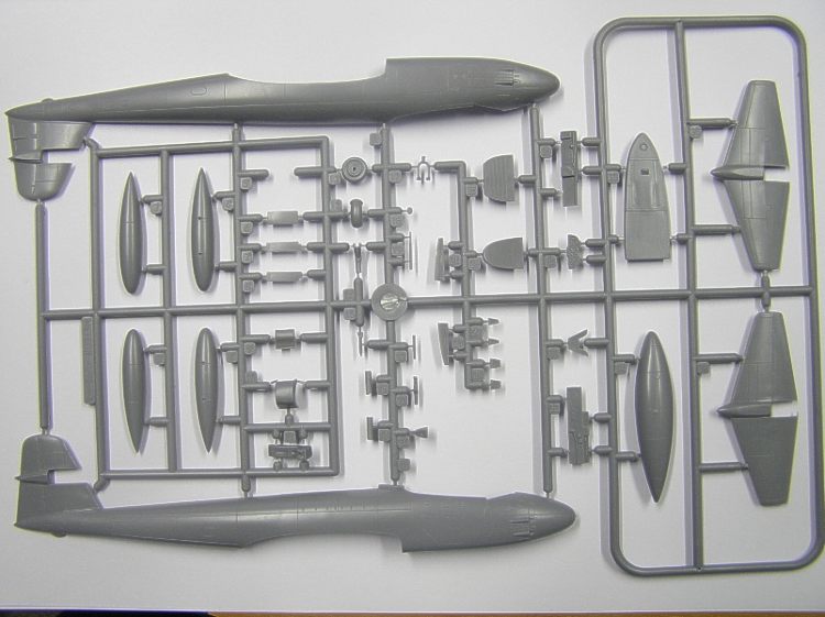 Xtrakit (SH) XK72001 1:72 Gloster Meteor F.8