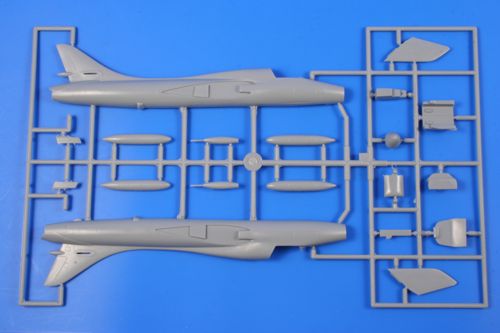 Xtrakit (SH) XK72013 1:72 Hawker Hunter T.7