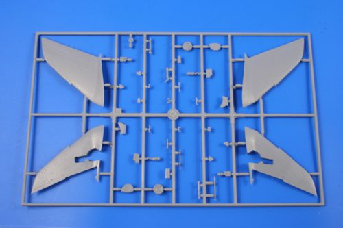 Xtrakit (SH) XK72013 1:72 Hawker Hunter T.7