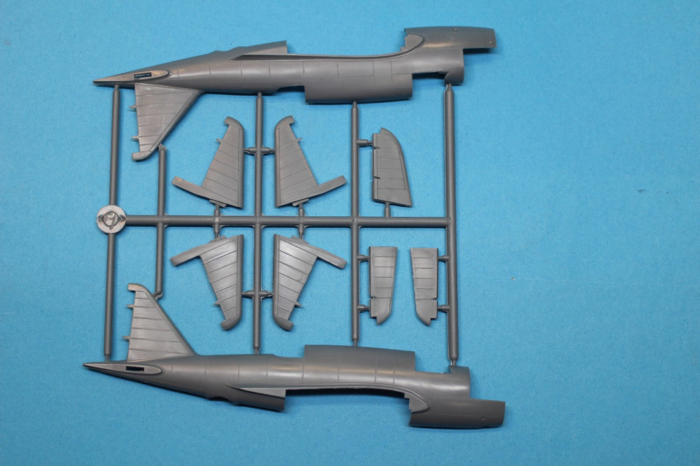 FLY YLF72040 1:72 PZL P.37A