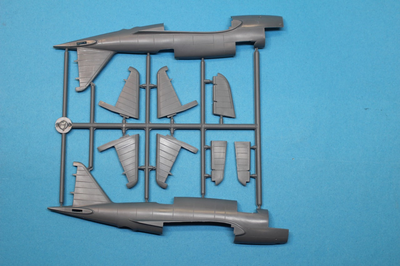 FLY YLF72040 1:72 PZL P.37A