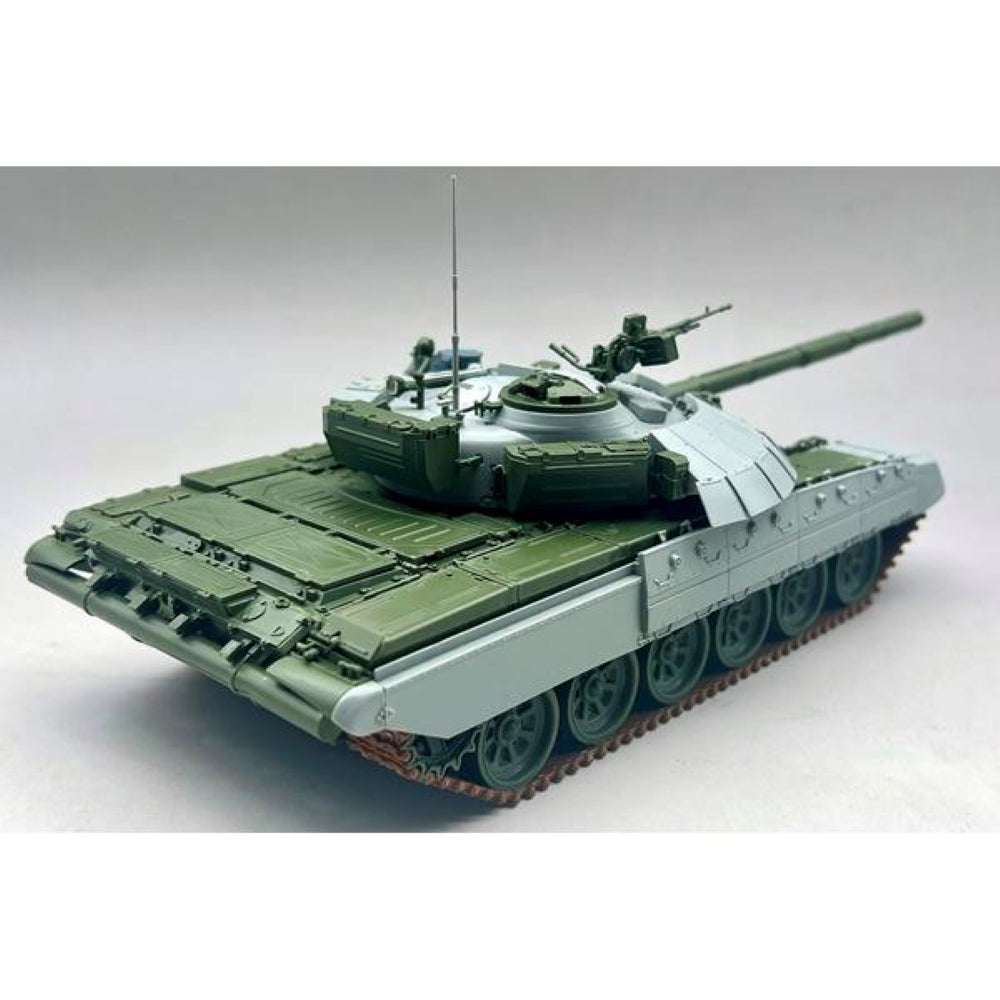 Amusing Hobby 35A067 T-72AMT Ukraine Main Battle Tank 1:35 Model Kit