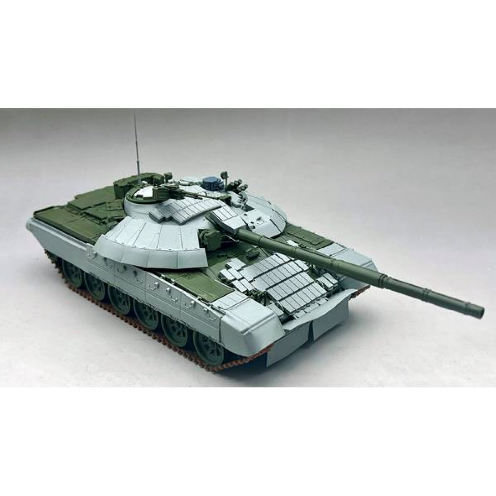 Amusing Hobby 35A067 T-72AMT Ukraine Main Battle Tank 1:35 Model Kit