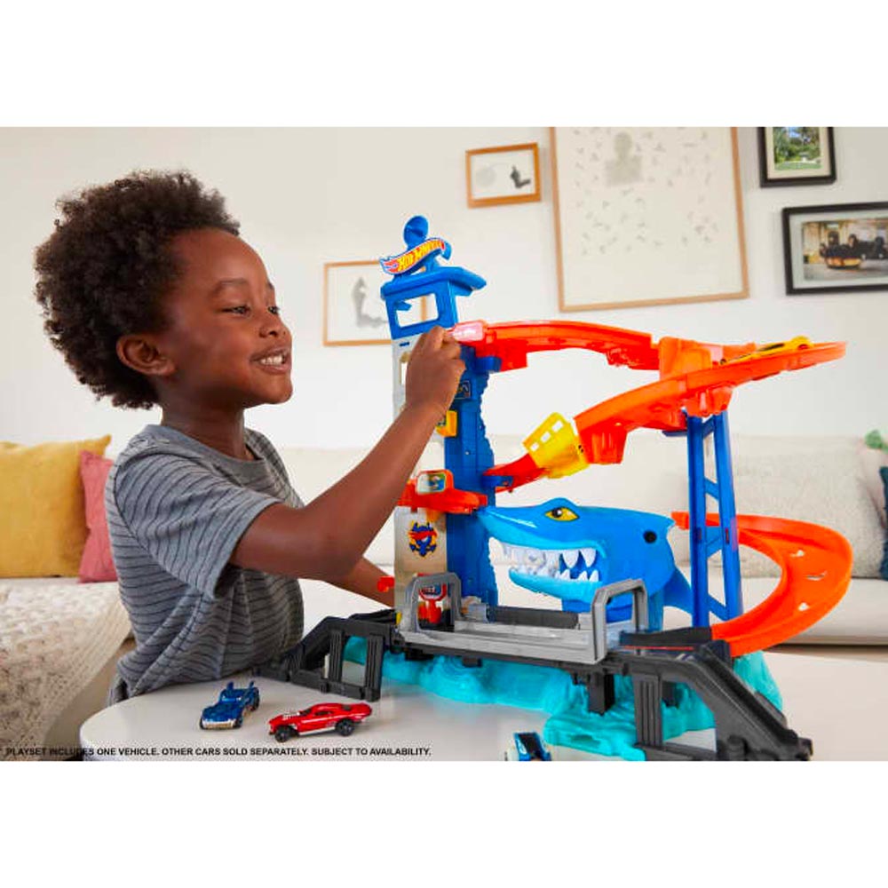 Hot Wheels Attacking Shark Escape Playset Toy HDP06