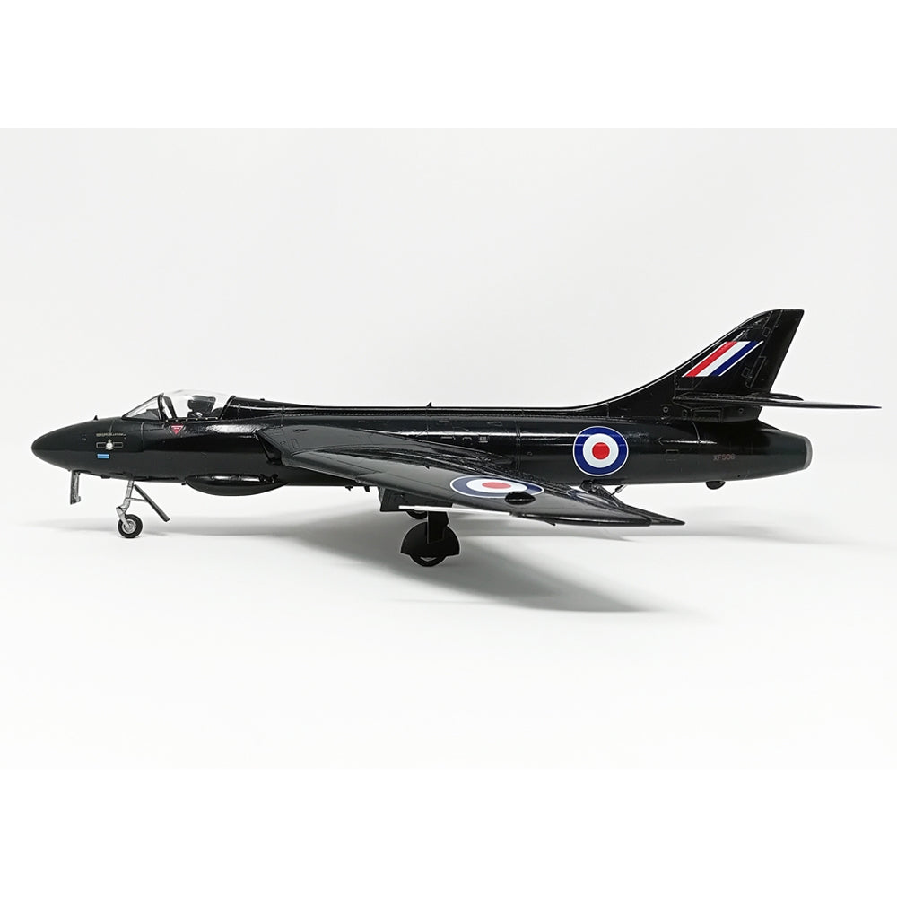AiP 15003 RAF Hawker Hunter F.6 "Black Arrows" 1:48 Model Kit