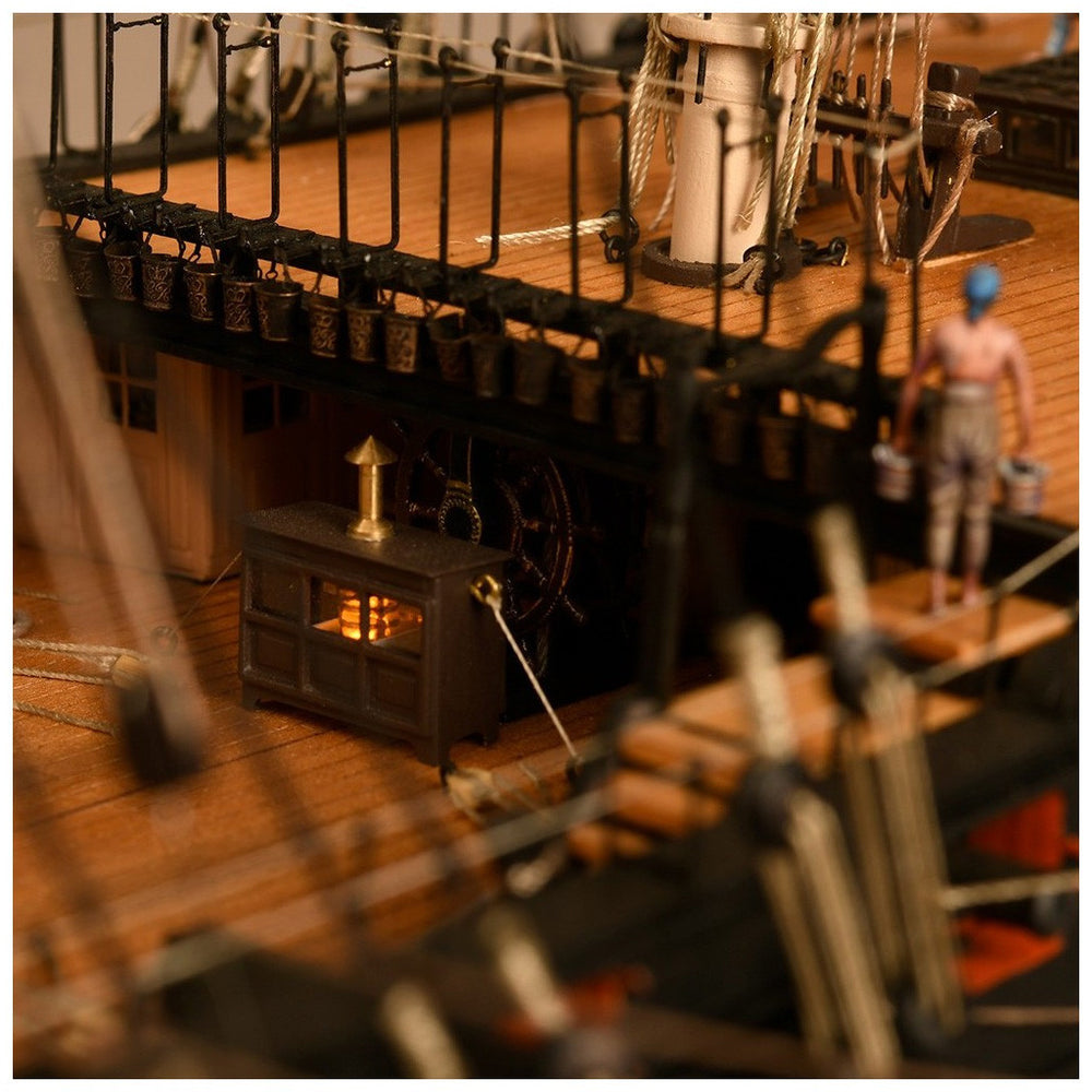 AL22900N HMS Victory 1:84 Ship of the Line Trafalgar (Closed Hull Version)