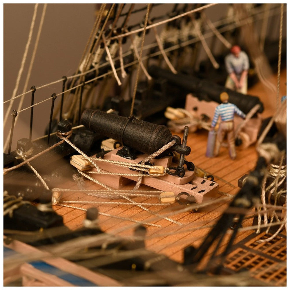 AL22900N HMS Victory 1:84 Ship of the Line Trafalgar (Closed Hull Version)