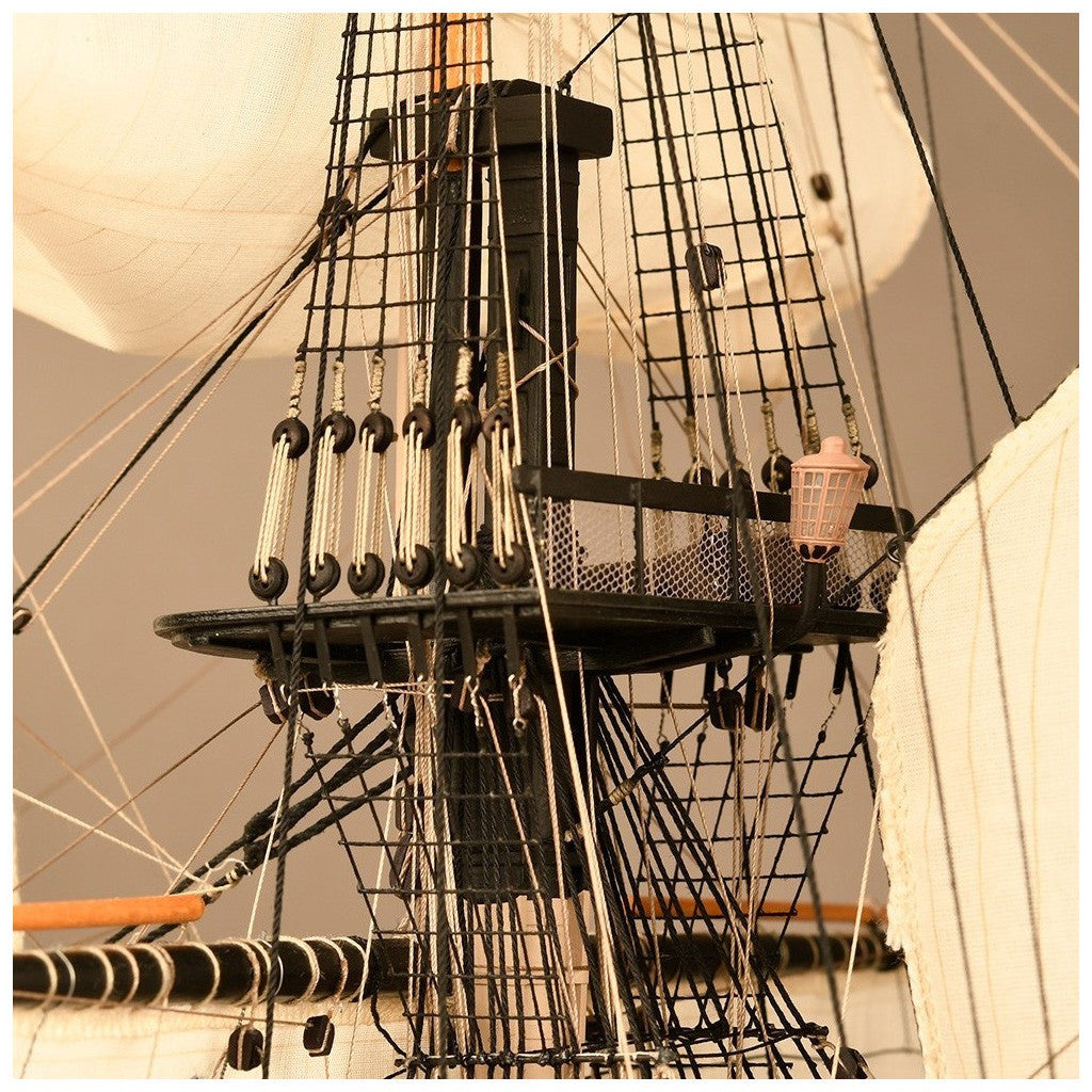 AL22900N HMS Victory 1:84 Ship of the Line Trafalgar (Closed Hull Version)
