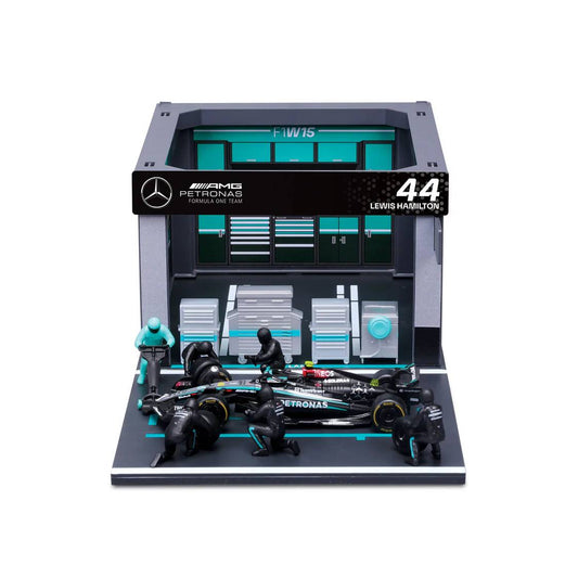 Bburago 1:43 F1 Mercedes Amg W15 2024 Pit Pass Diorama Hamilton