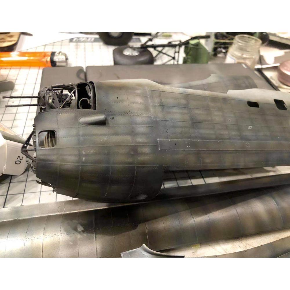 Border Model BF-010 Avro Lancaster B. Mark I/III 1:32 Bomber Model Kit