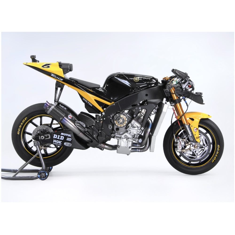 Beemax Yamaha YZR-M1 2007 MotoGP Racing Motorbike 1:12 Model Kit