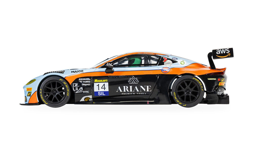 Scalextric Digital C4655 Aston Martin GT3 Vantage - Bathurst 2025 - Gulf Edition